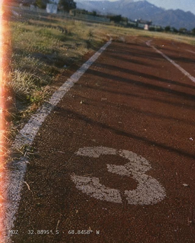 Detalle de una pista de atletismo en Mendoza